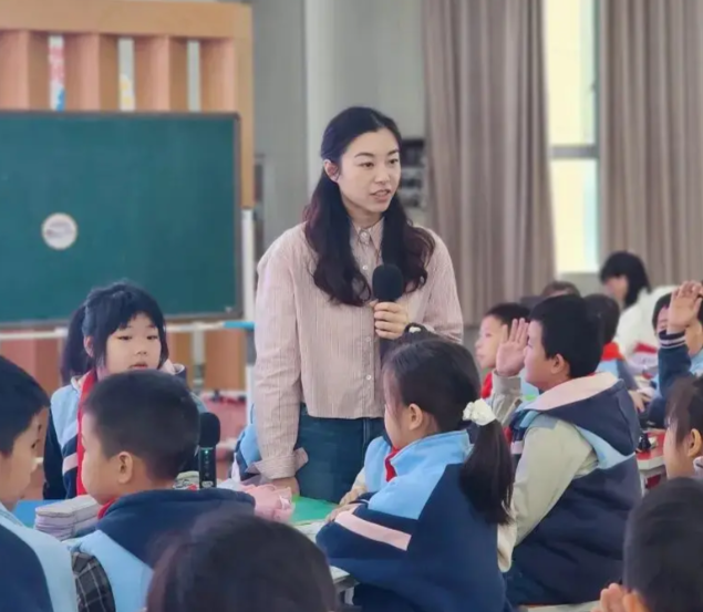 优质师资向乡村学校薄弱学校流动有效缓解师资短缺情况