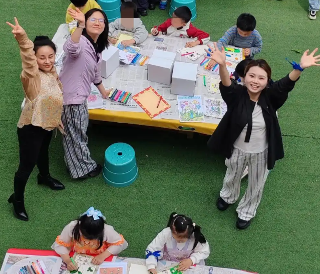 蓝丝带一片紫藤花一次温暖相遇交融教育不止于课堂 蓝丝带一片紫藤花一次温暖相遇交融教育不止于课堂